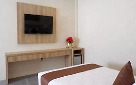 La Cecile Hotel And Cafe